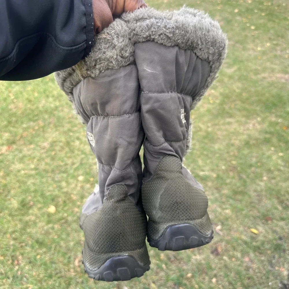 The North Face Nuptse Faux Fur IV‎ Goose Down Women's Snow Boots Size 11 Green